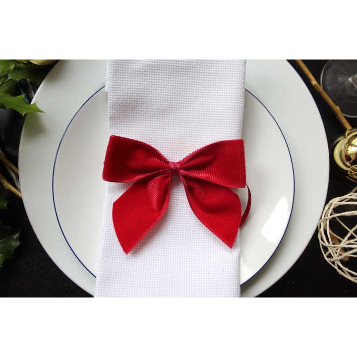 Velvet bow napkin ring
