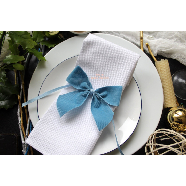 Velvet bow napkin ring