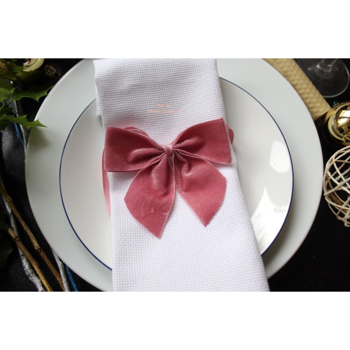 Velvet bow napkin ring